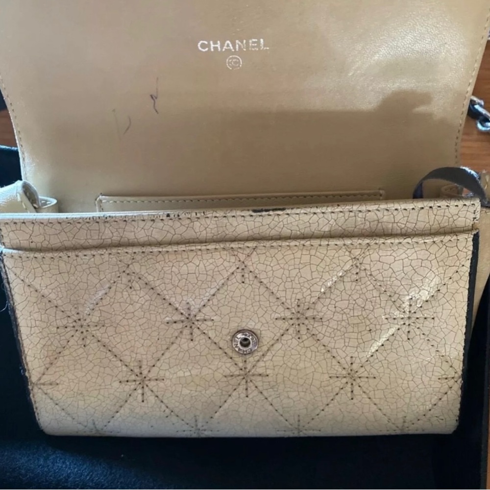Authentic CHANEL wallet conversion with added strap - Picture 2 of 5